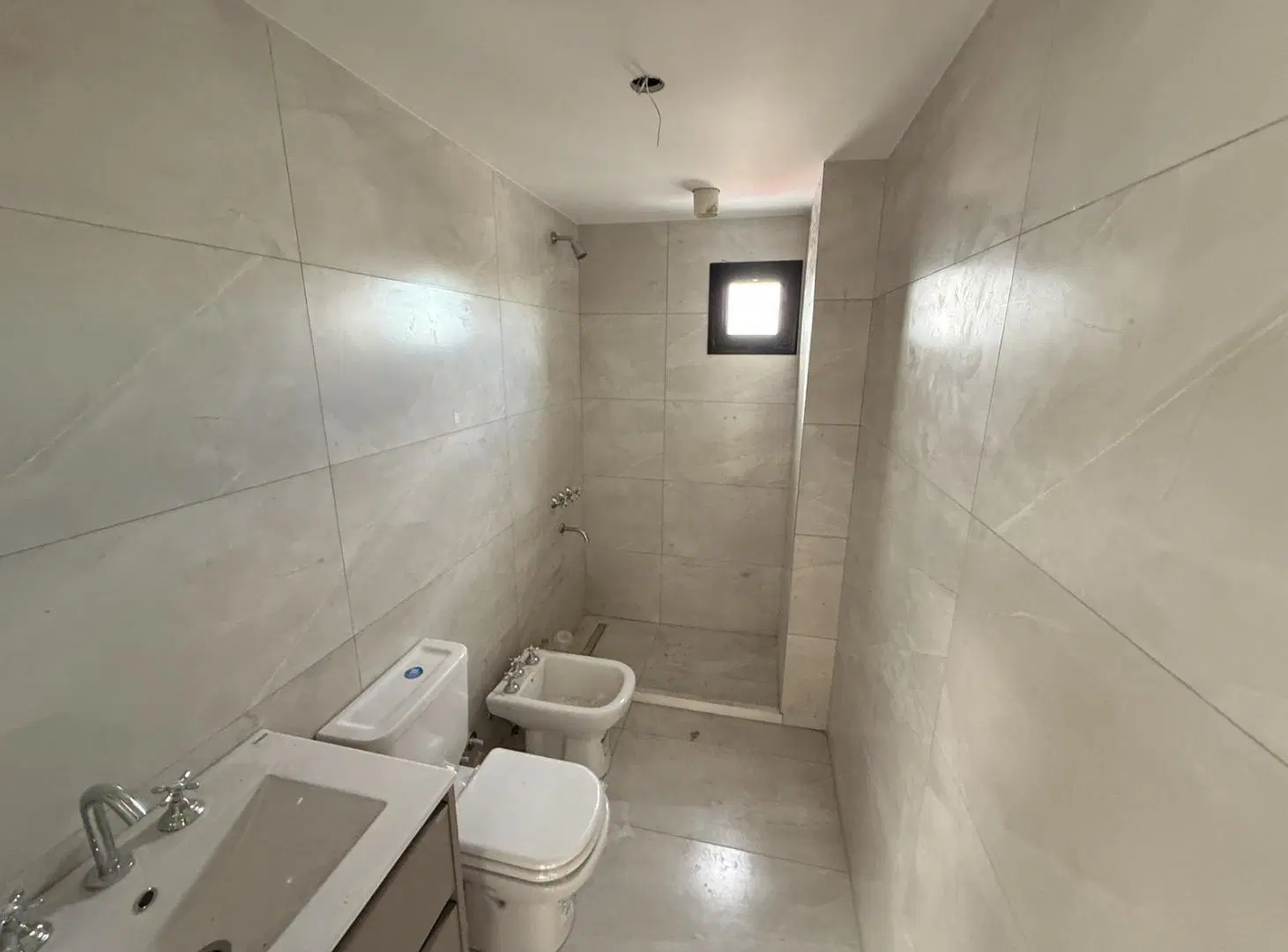 Moderno departamento de 2 ambientes frente con balcón en Wilde - Avellaneda 2