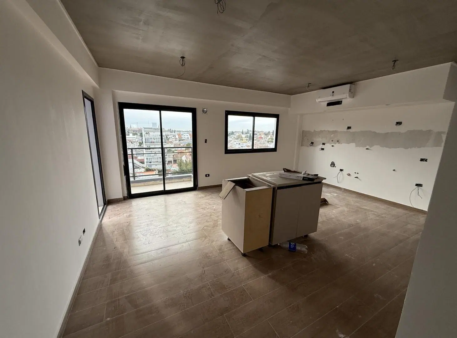 Moderno departamento de 2 ambientes frente con balcón en Wilde - Avellaneda 4