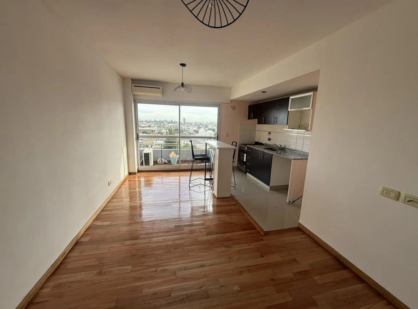 Departamento dos ambientes en ALQUILER con Balcon en Wilde 2