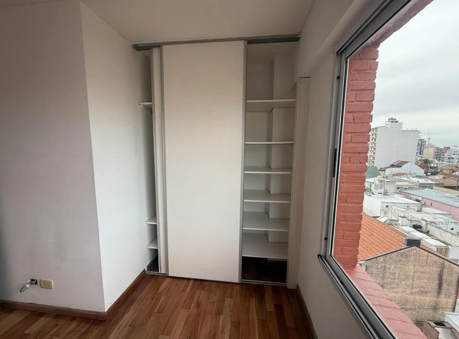Departamento dos ambientes en ALQUILER con Balcon en Wilde 3