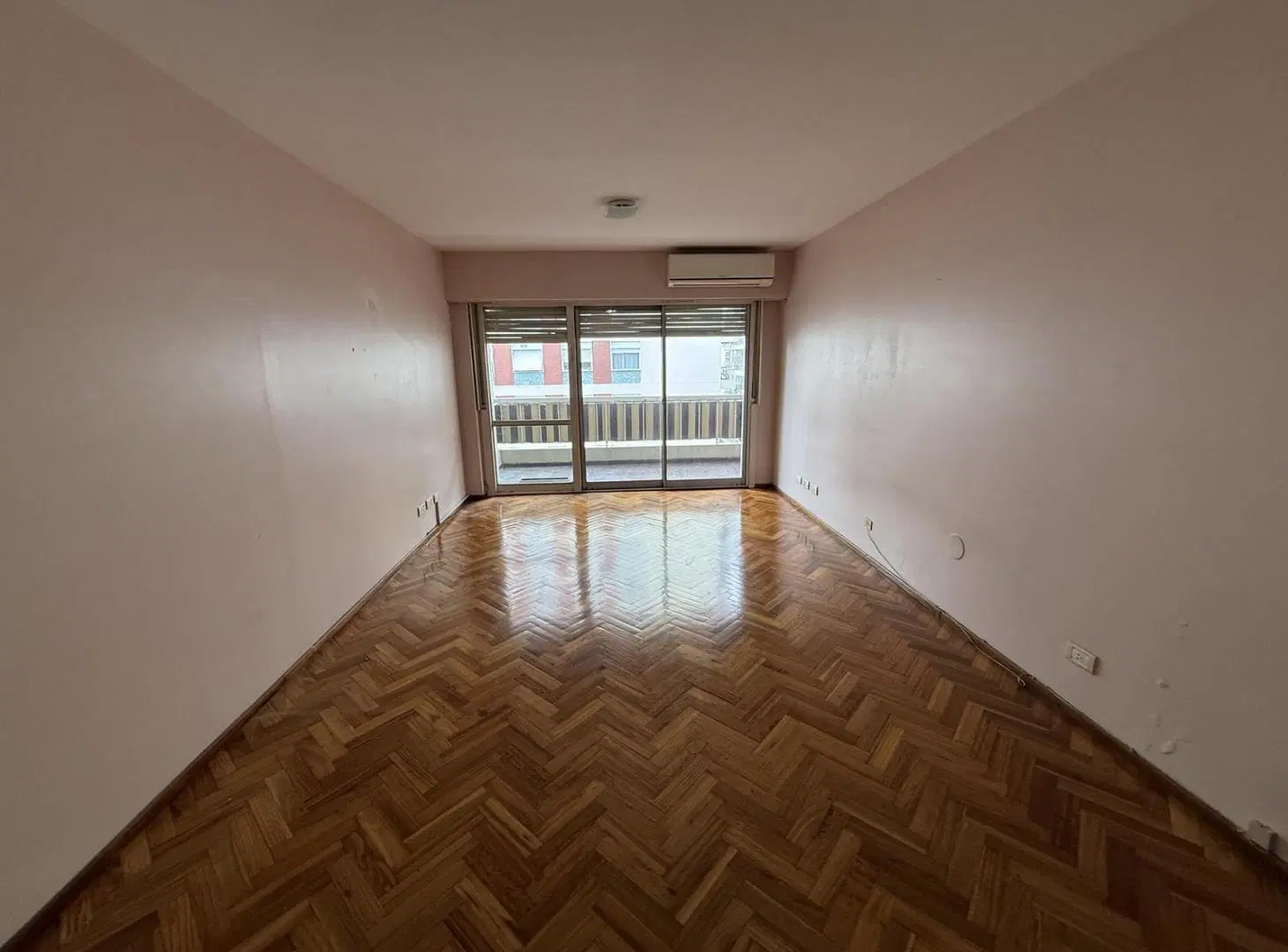 Departamento en alquiler de 4 ambientes con dos baños 5