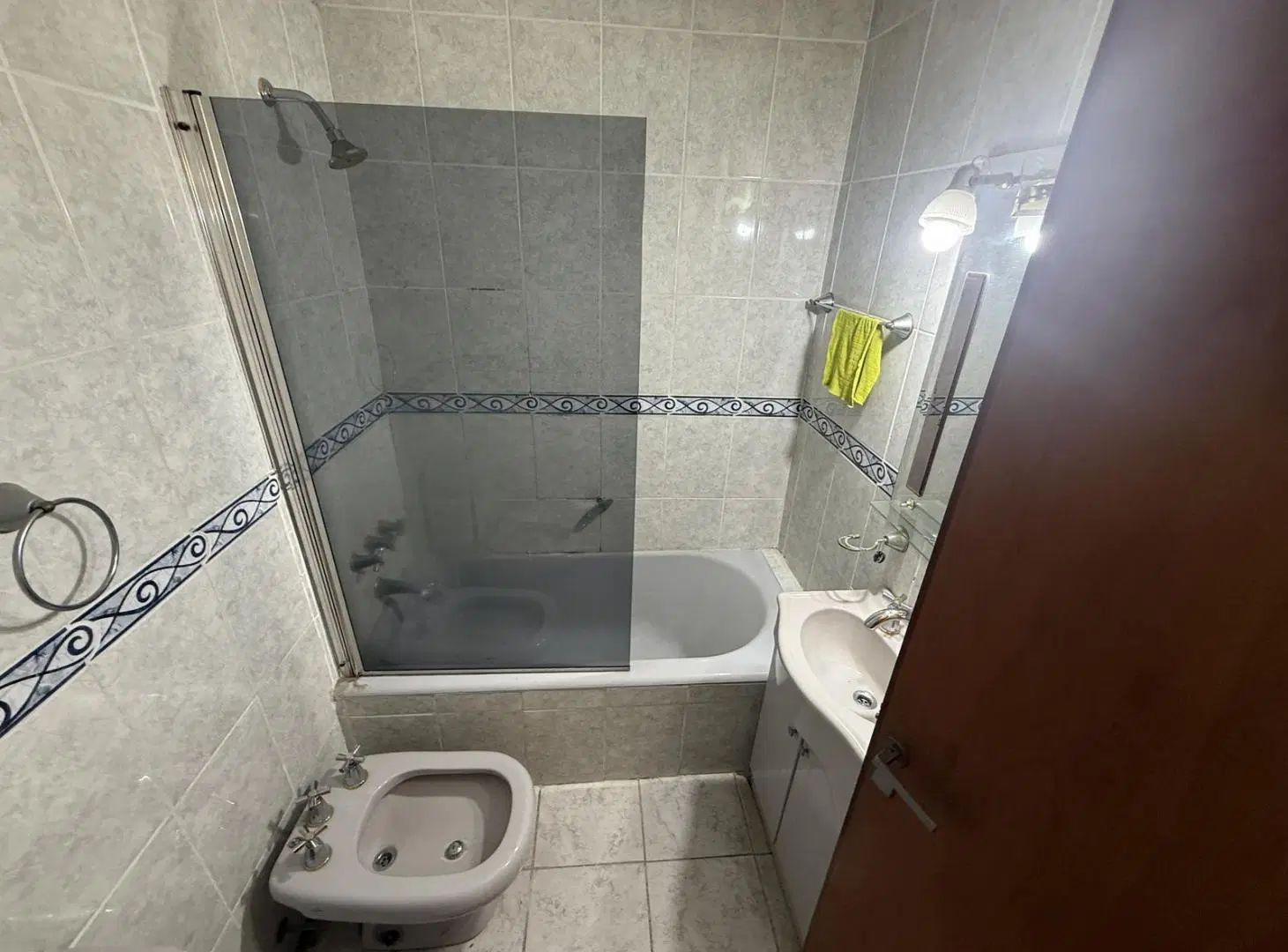 Departamento en alquiler de 4 ambientes con dos baños 3