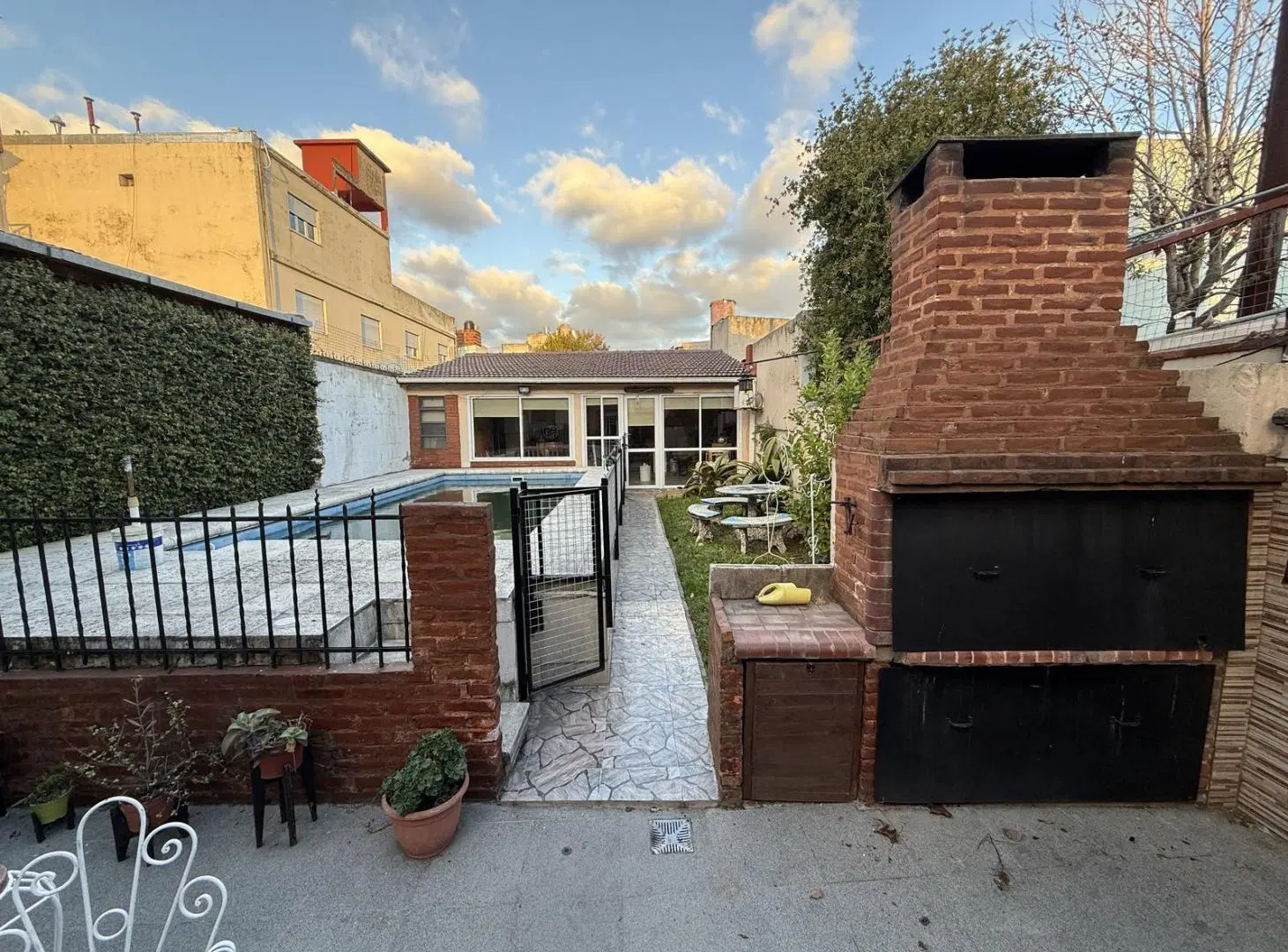 Casa 5 ambientes con COCHERA y PILETA en Wilde - Venta 5