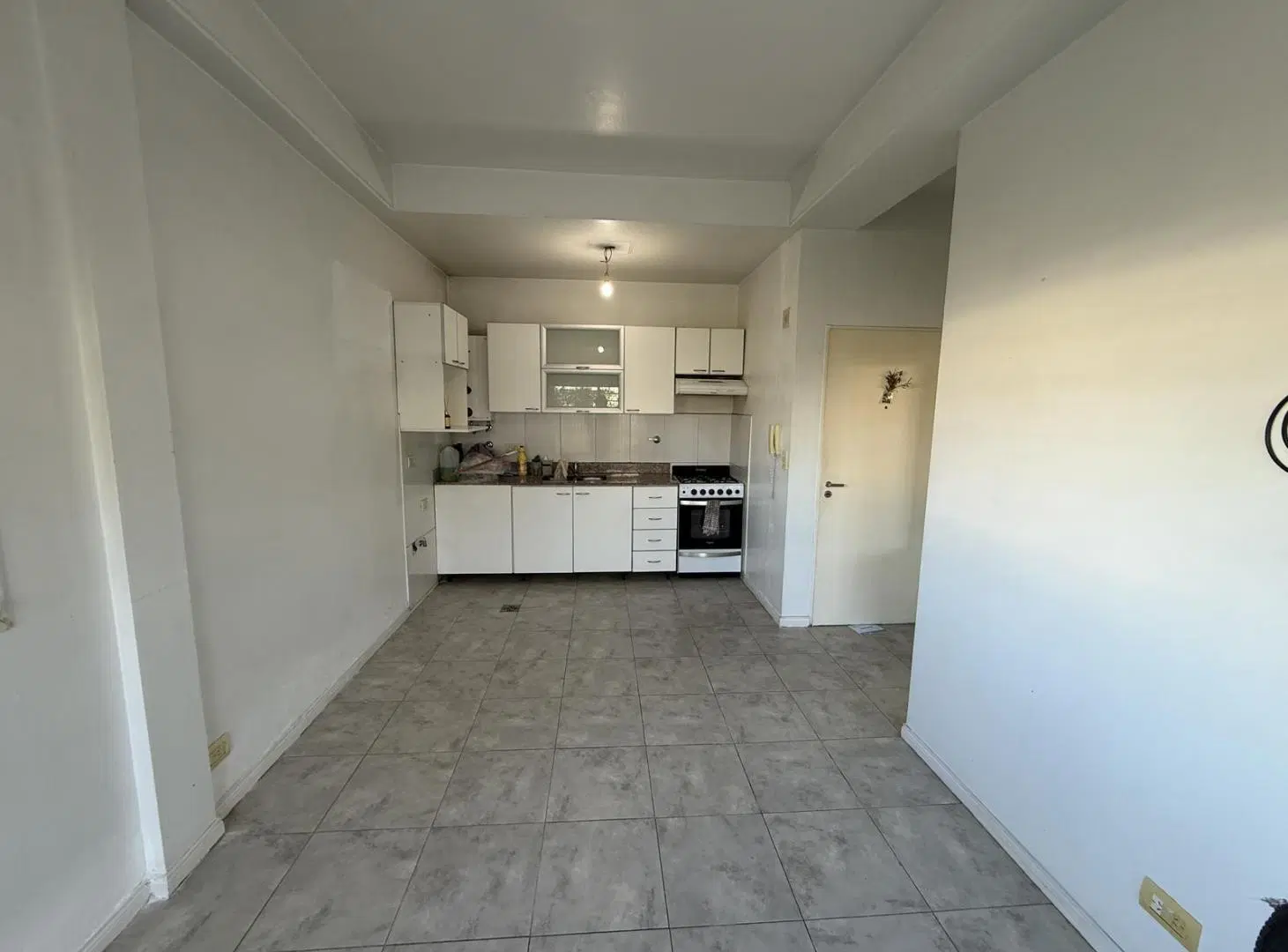 Departamento dos ambientes en Alquiler con patio planta baja en Wilde Avellaneda 1