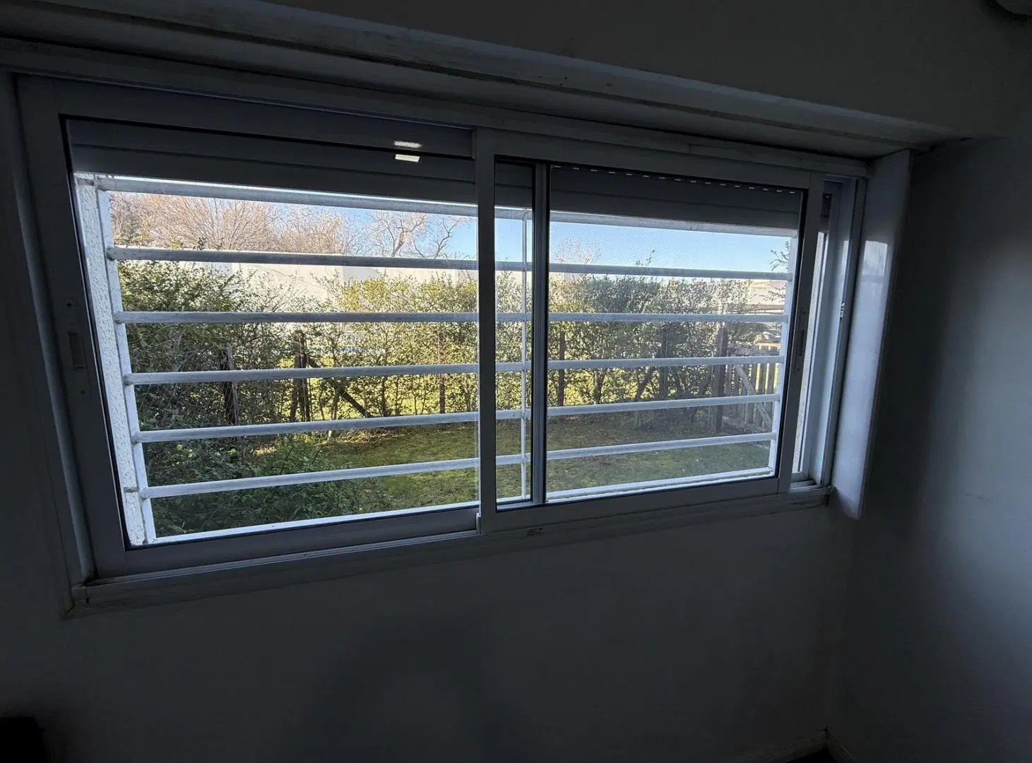 Departamento dos ambientes en Alquiler con patio planta baja en Wilde Avellaneda 4