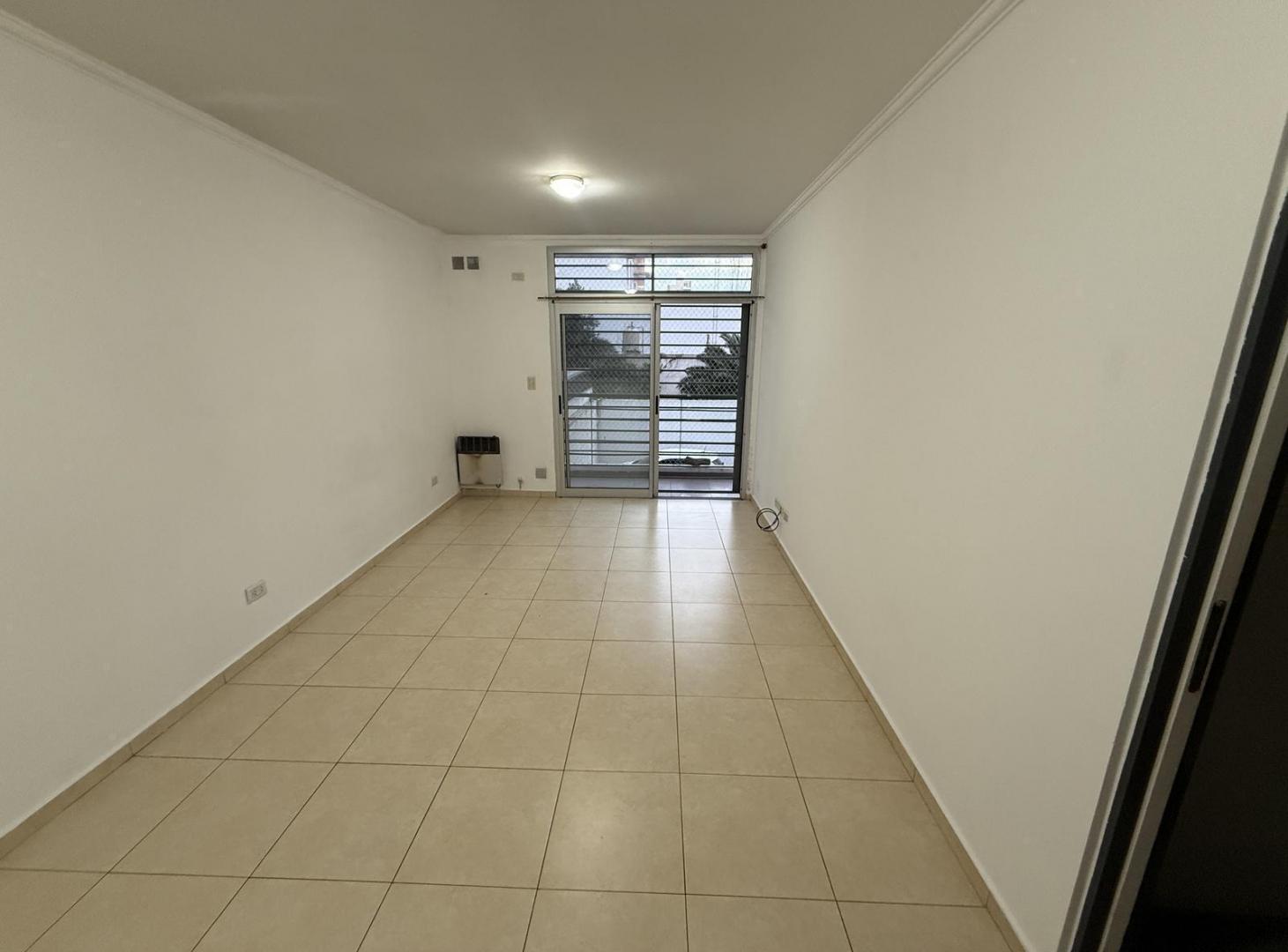 Foto de Departamento en alquiler monoambiente con balcón al frente - Wilde, imagen 3