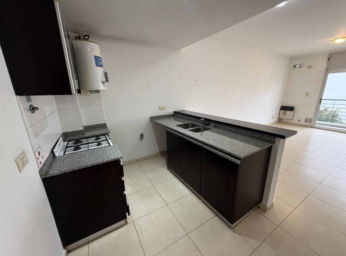 Foto de Departamento en alquiler monoambiente con balcón al frente - Wilde, imagen 4