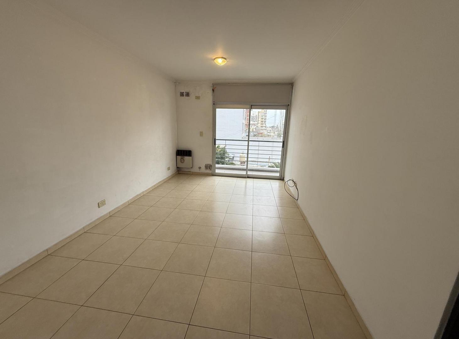 Foto de Departamento en alquiler monoambiente con balcón al frente - Wilde, imagen 1