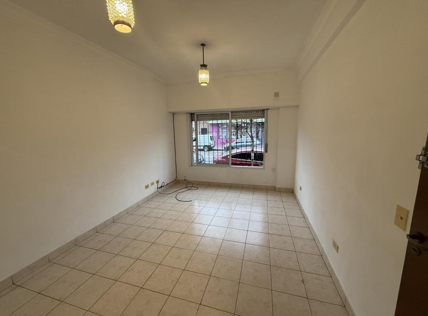 Foto de Departamento 3 ambientes en ALQUILER en Wilde, imagen 3