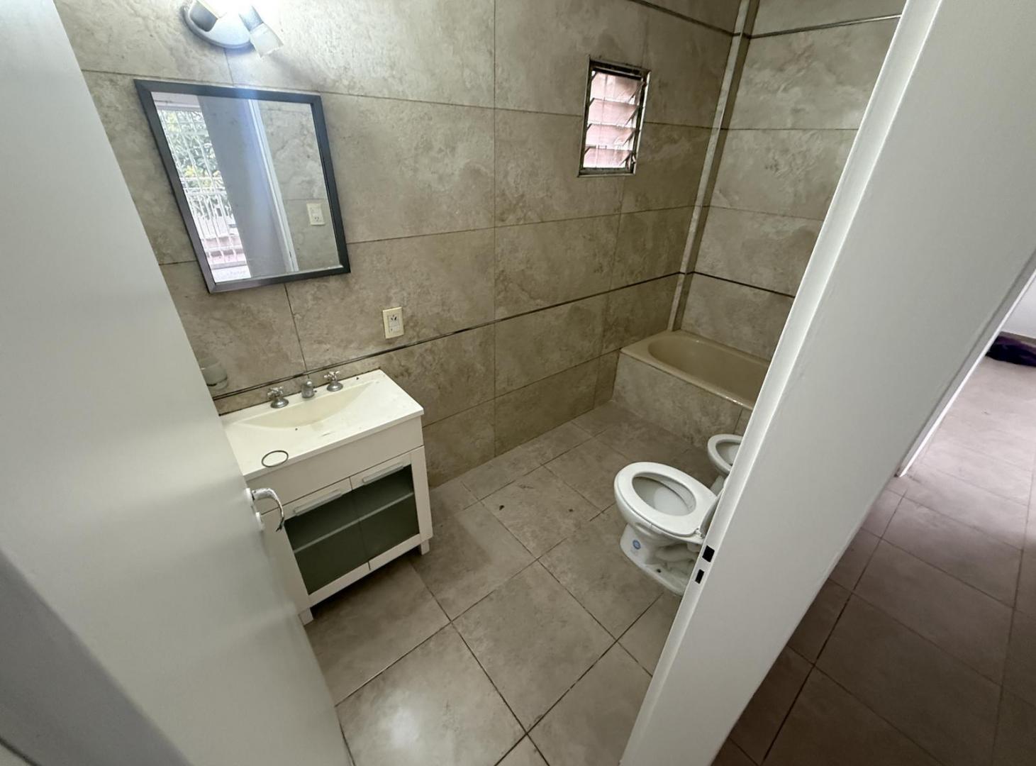 Foto de PH 3 ambientes en ALQUILER en Wilde, imagen 3