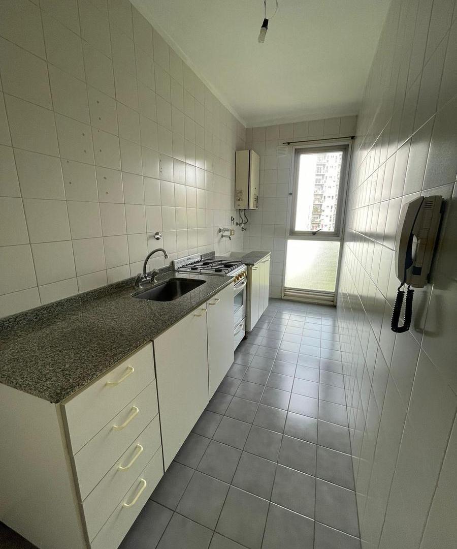 Foto de Departamento en alquiler de 2 ambientes con balcón al frente - Wilde, imagen 1