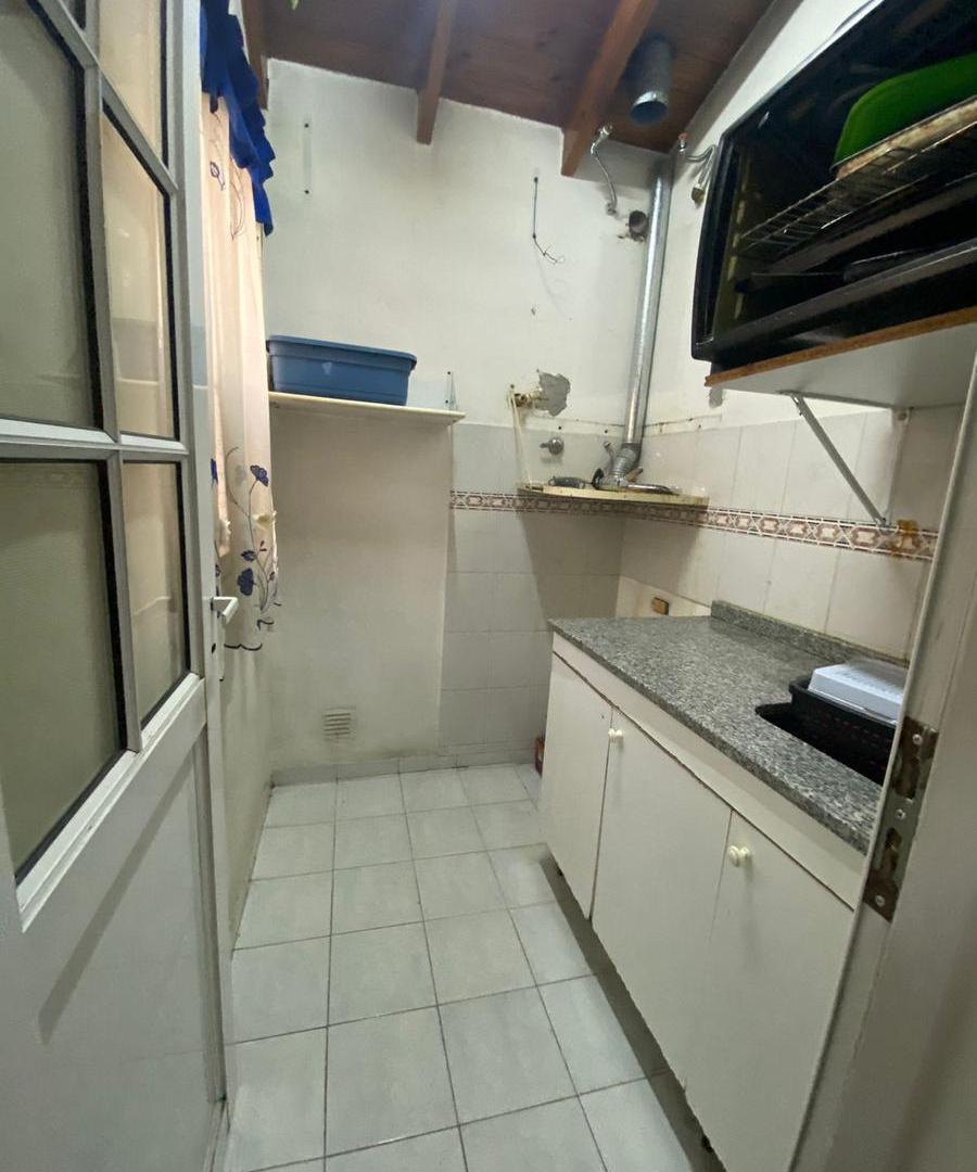 Foto de Duplex en alquiler de 4 ambientes con espacio guardacoche y patio, imagen 3