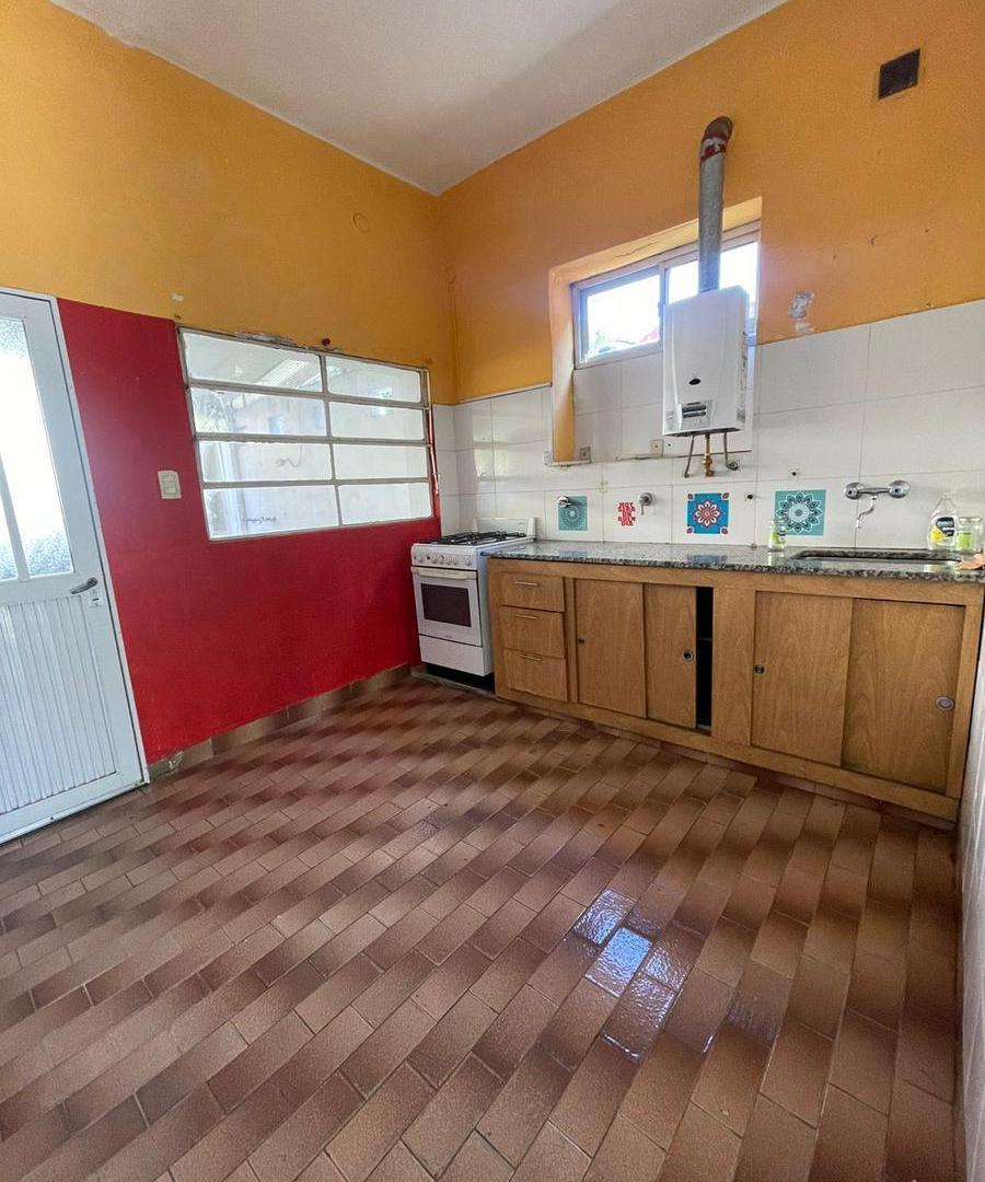 Foto de PH en alquiler de 3 ambientes con patio y espacio guardacoche - Villa, imagen 1