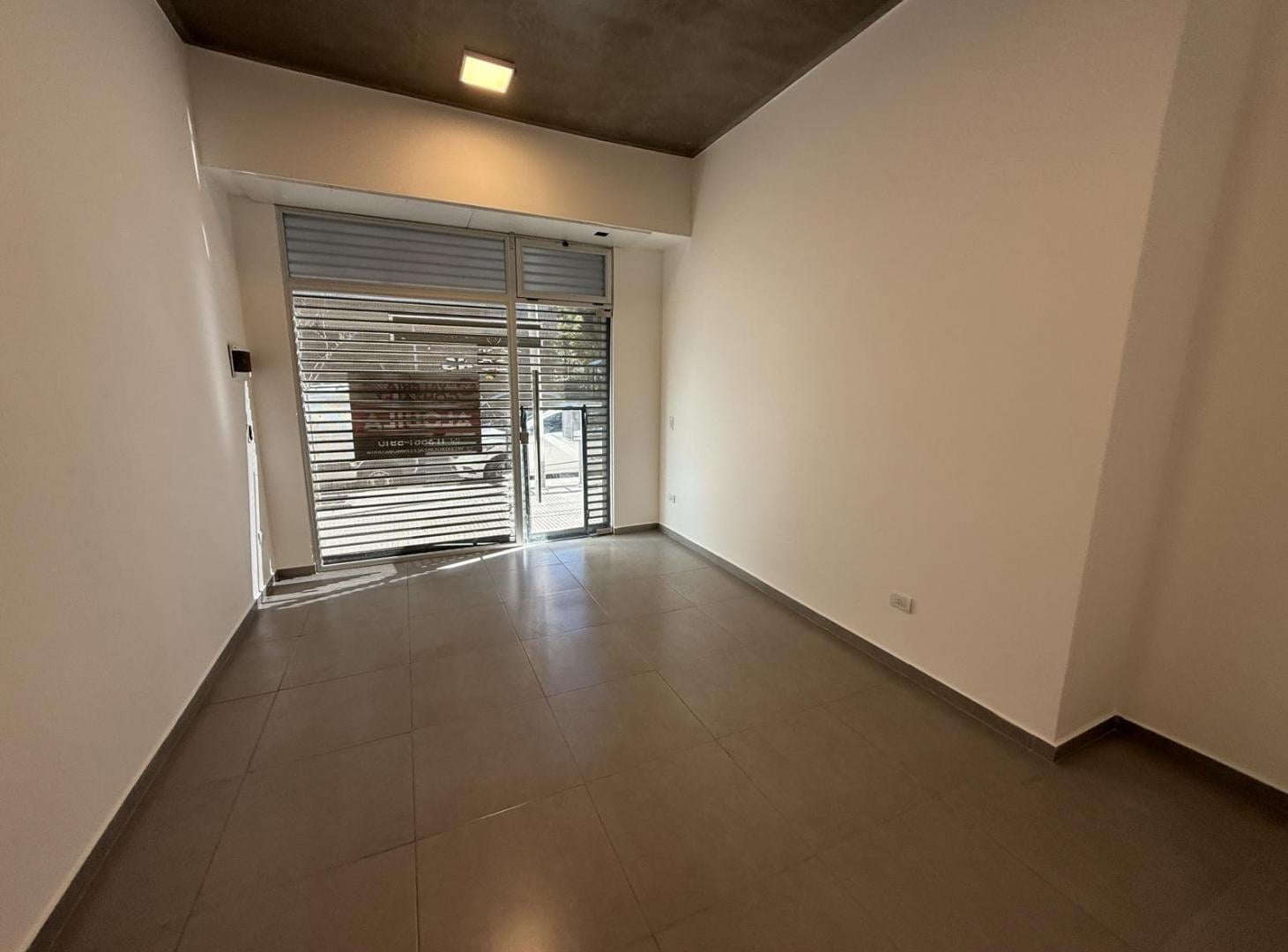 Foto de Local en venta de 28,35mts2 con excelente ubicación - Wilde, imagen 4