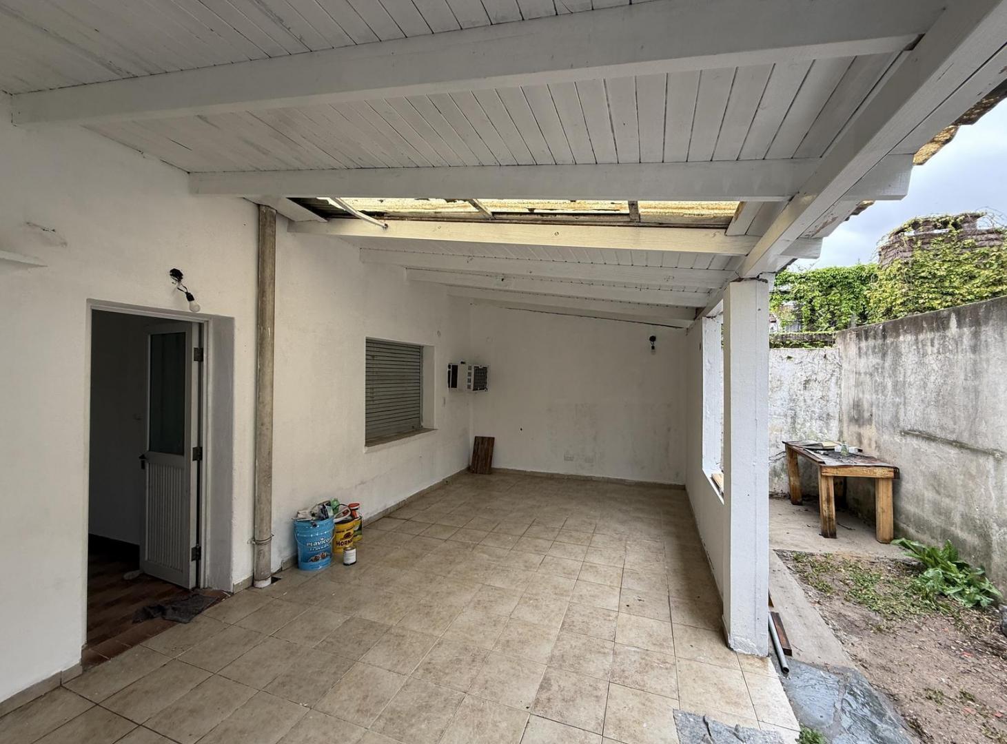 Foto de PH en alquiler de 3 ambientes con patio y espacio guardacoche - Villa, imagen 3