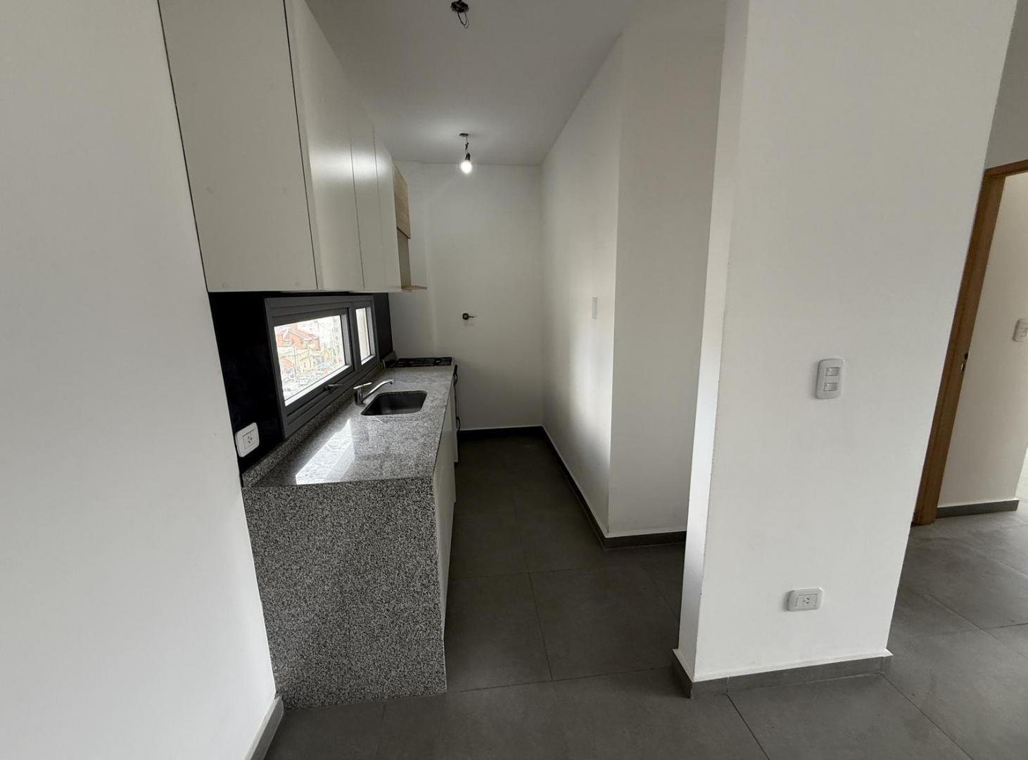 Foto de Departamento dos ambientes a estrenar con balcon y cochera en Villa, imagen 2