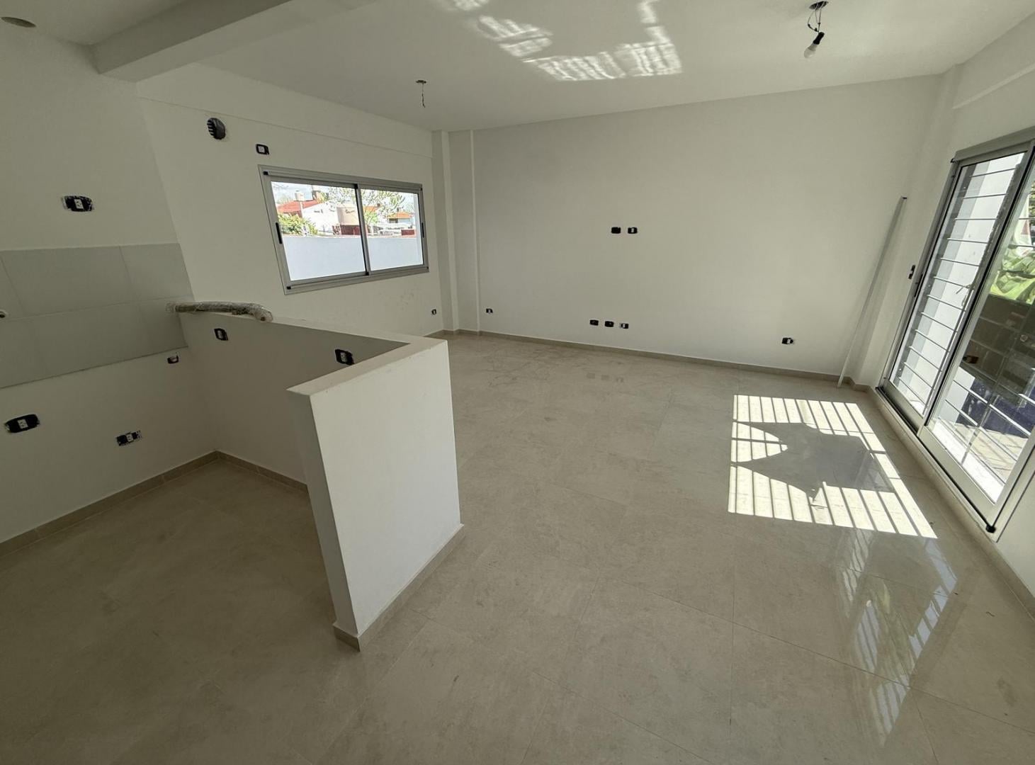 Foto de Departamento tres ambientes con terraza propia en Wilde, imagen 3