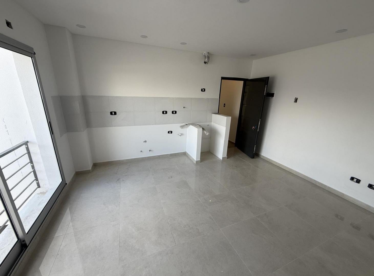 Foto de Departamento dos ambientes con terraza propia en Wilde, imagen 1