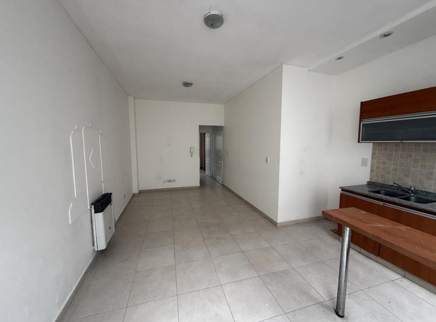 Foto de PH de 2 ambientes con patio y parrilla, planta baja al frente- Wilde, imagen 5