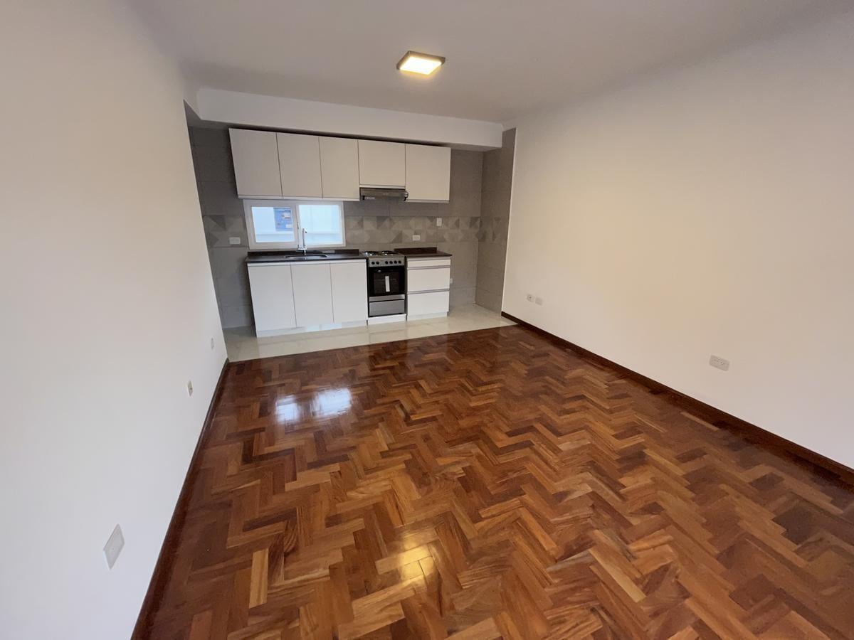 Foto de Departamento 2 ambientes con PATIO- Sarandi, imagen 4