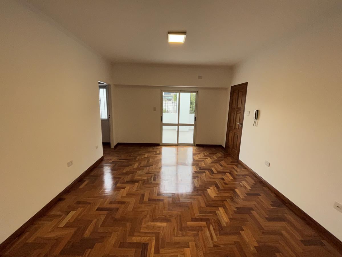 Foto de Departamento 2 ambientes con PATIO- Sarandi, imagen 2