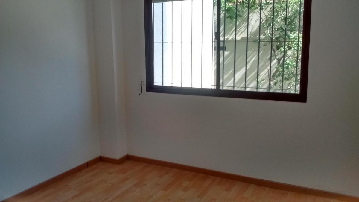 Apto a Cto. Departamento C/f de 2 Amb. en Riobamba 73 Lanus Oeste. 5