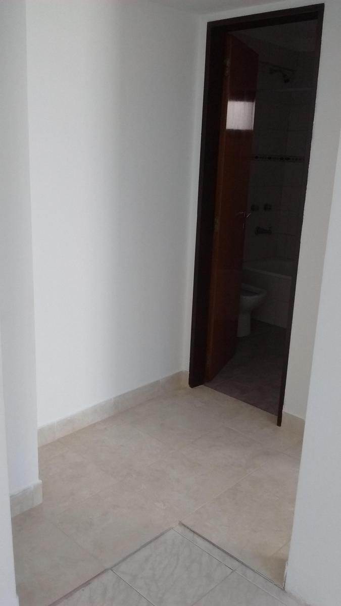 Apto a Cto. Departamento C/f de 2 Amb. en Riobamba 73 Lanus Oeste. 4