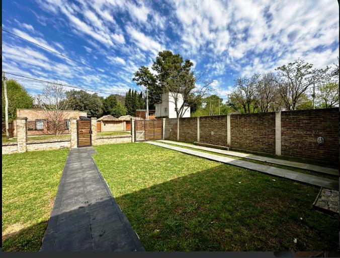 HERMOSA CASA 3 AMB C/ PARQUE. VENTA / ALQUILER. SOMELLERA 2030 BURZACO 4