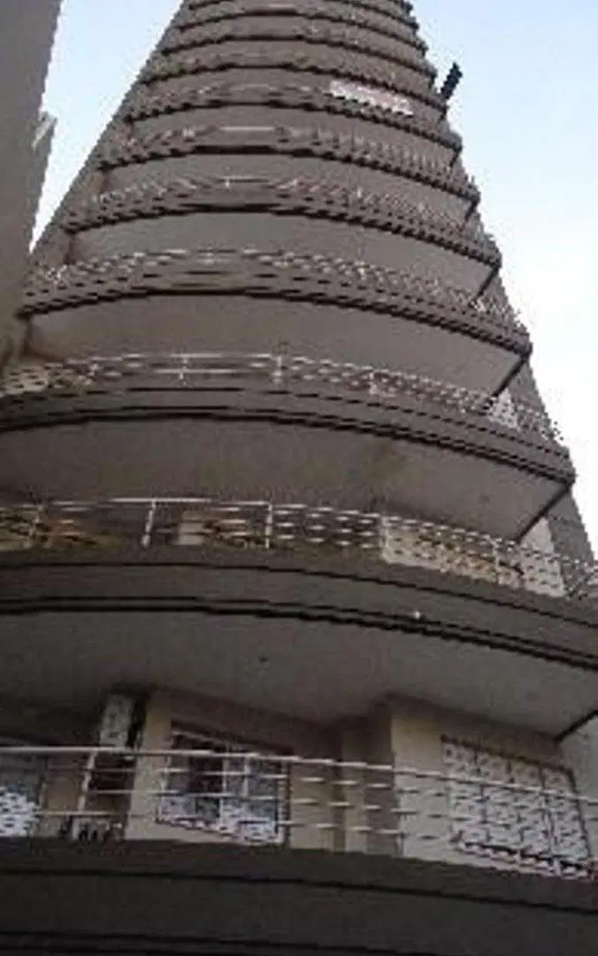 EXCELENTE SEMI 80 M² 3 AMB. CONTRA FRENTE. C, SARFIELD 2847. LANUS 2