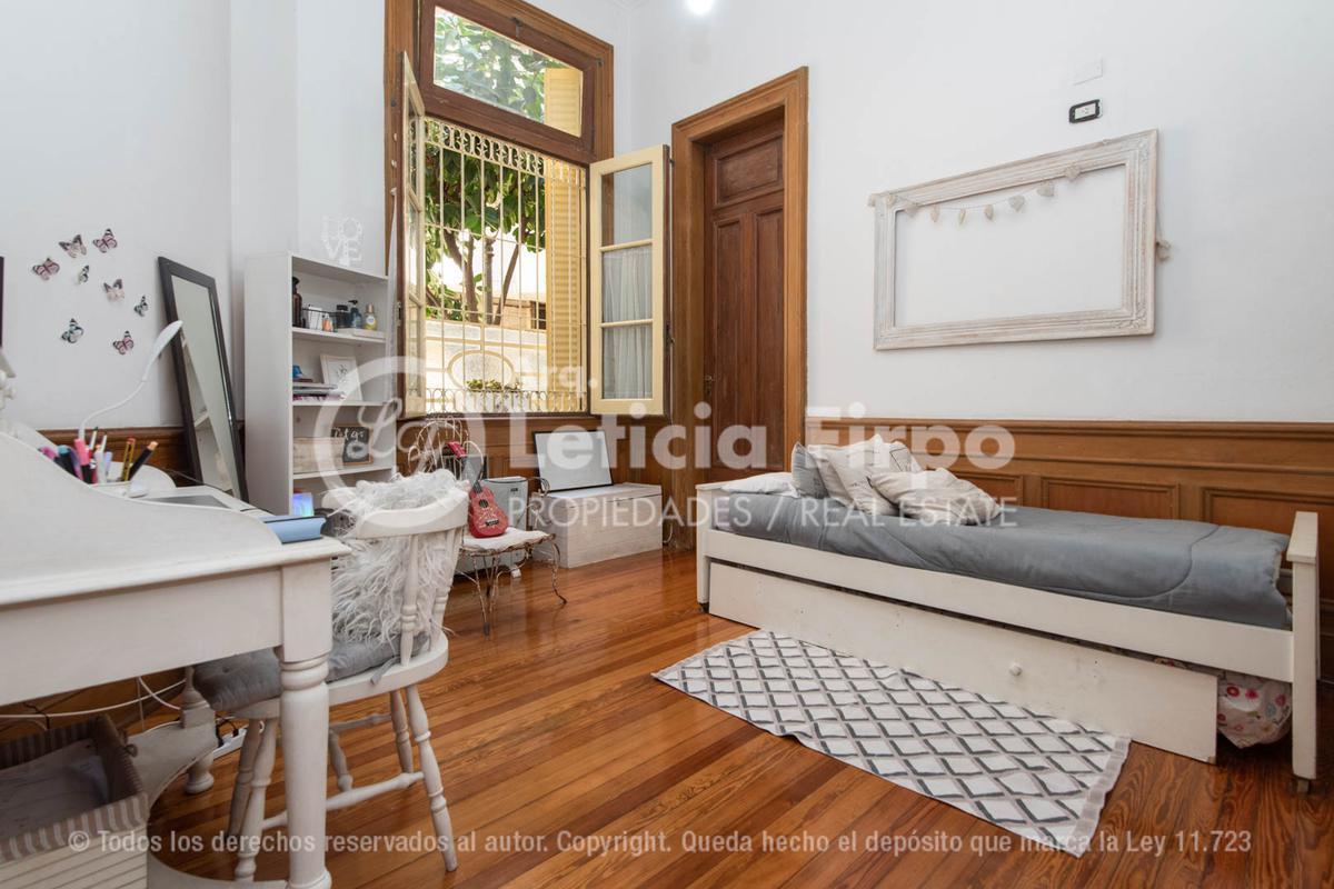 Departamento Antiguo con Dos Patios y Dependencia, Totalmente Reciclado con Hermosos Detalles. 4