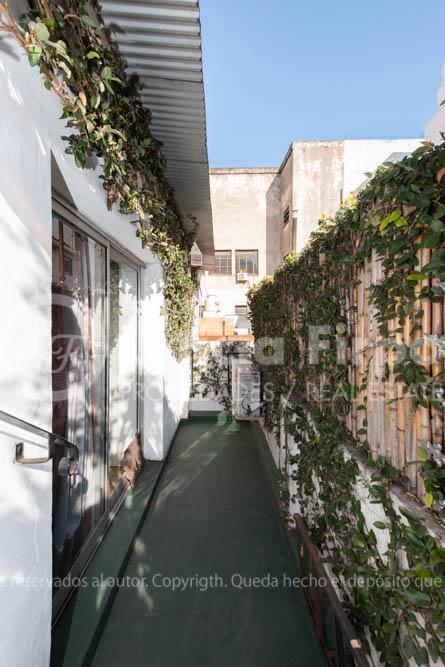 Excelente PH con Patio y Terraza, Íntegramente Reciclado. Sin Expensas. 3