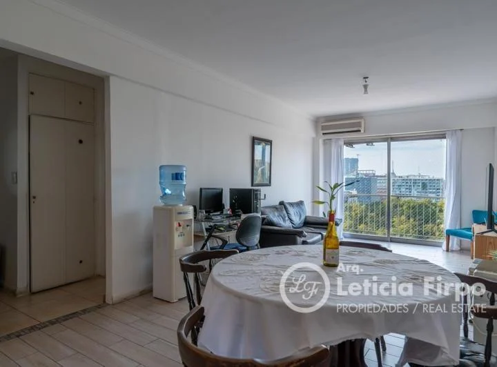Departamento impecable, soleado con vista abierta al Parque Lezama. 3