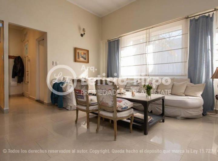 Hermosa casa Integramente reciclada, con patio y terrazas. (Acepta prop. en forma de pago) 4