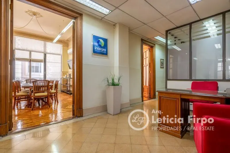 Impecable Oficina integramente reciclada, excelente ubicación. 5