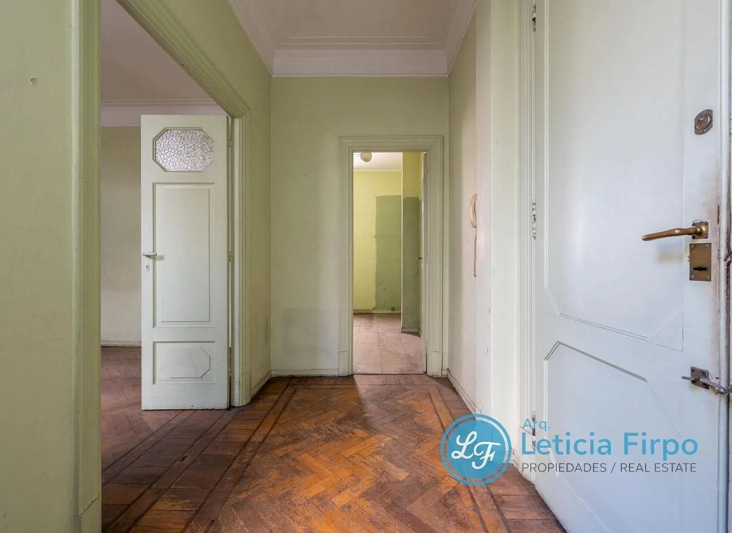 Departamento a reciclar con cochera y baulera 2
