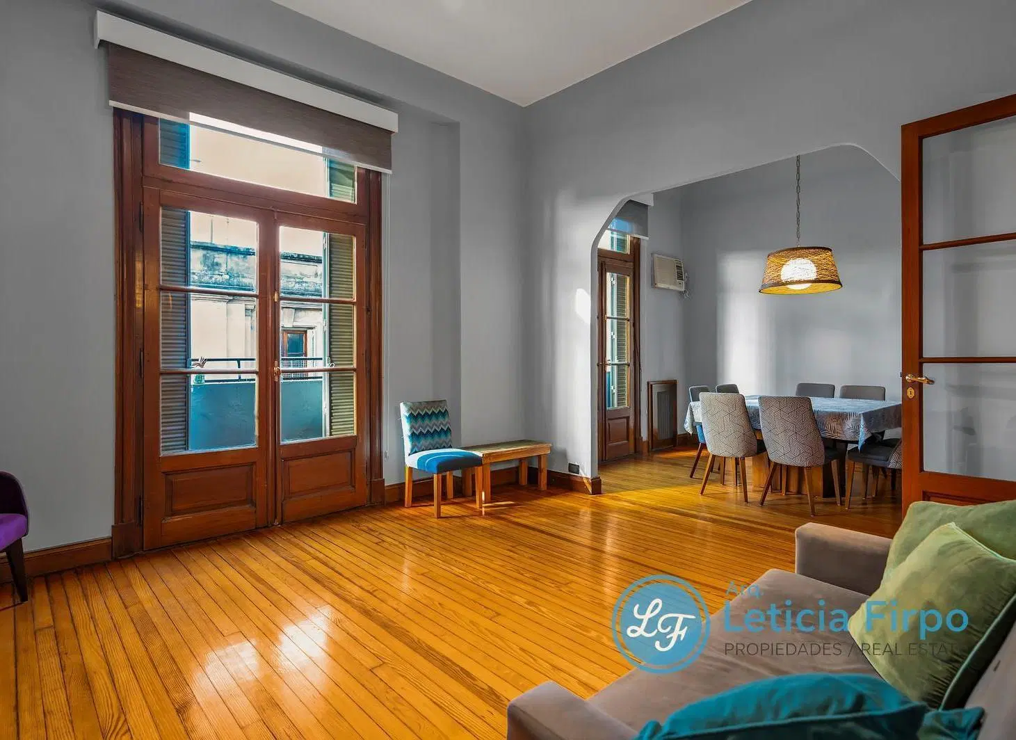 Hermoso departamento antiguo, reciclado en el "¨Pasaje Europa" 5
