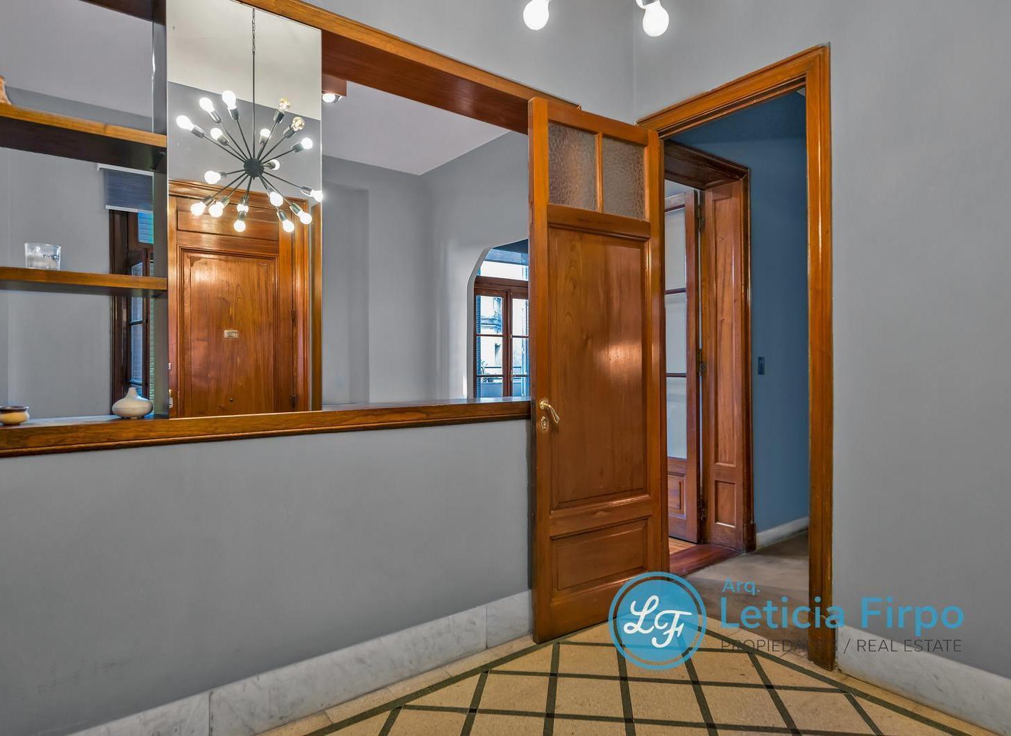 Hermoso departamento antiguo, reciclado en el "¨Pasaje Europa"