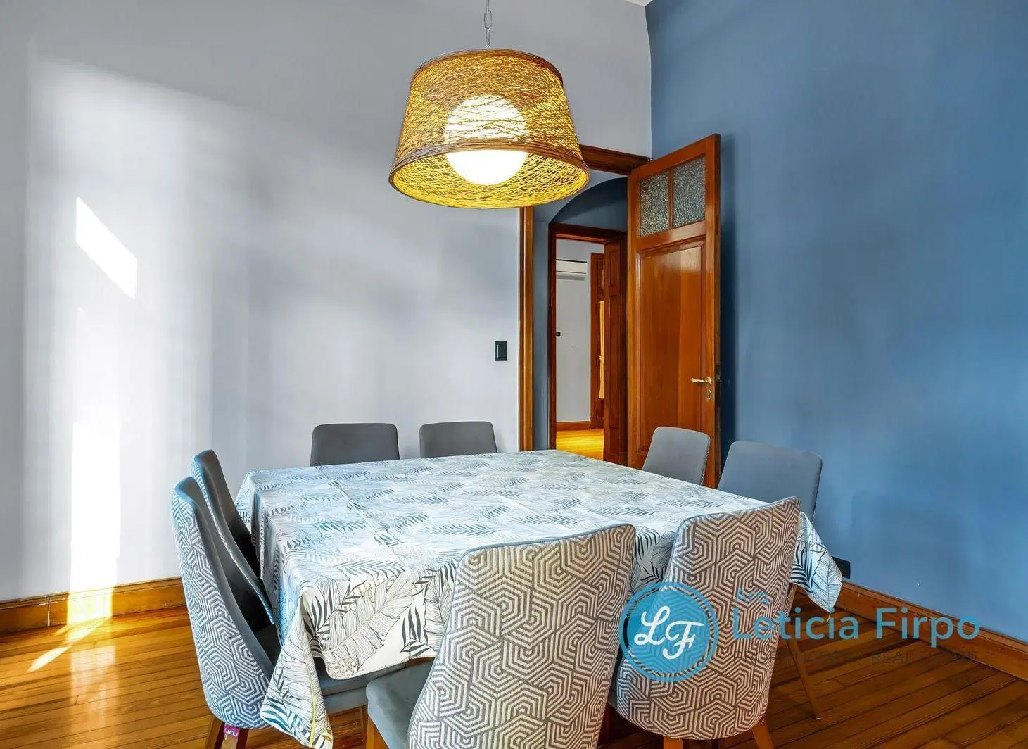 Hermoso departamento antiguo, reciclado en el "¨Pasaje Europa" 2