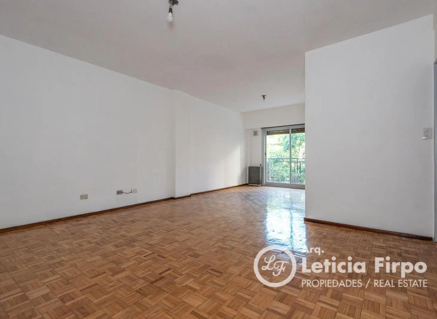 Departamento al frente con balcon, amplios ambientes, excelente zona. 5
