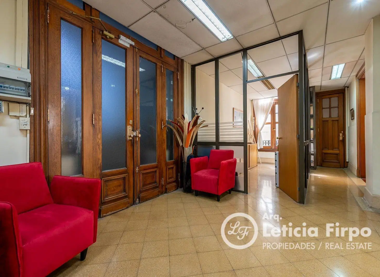 Impecable Oficina integramente reciclada, excelente ubicación. 3