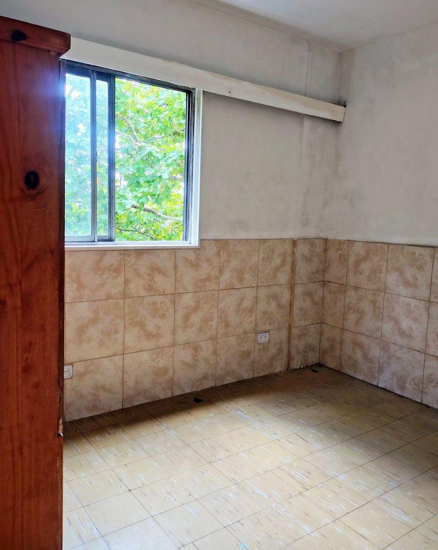 DEPARTAMENTO 3 AMBIENTES S/AVENIDA BELGRANO, COMODO. PARA HACERLE COSITAS Y QUE QUEDE UN LINDO DPTO
