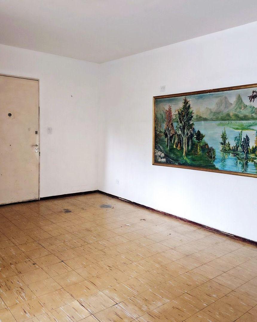 DEPARTAMENTO 3 AMBIENTES S/AVENIDA BELGRANO, COMODO. PARA HACERLE COSITAS Y QUE QUEDE UN LINDO DPTO