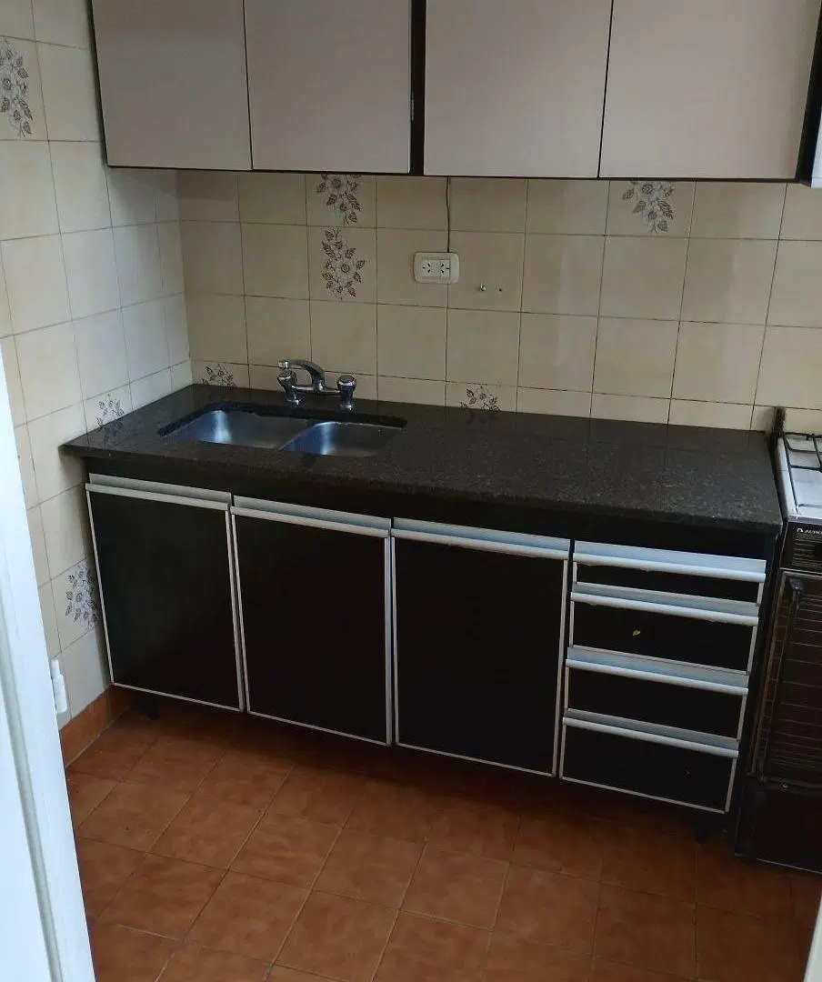 Cómodo dpto de 2 ambientes, cerca de todo, lavadero independiente, bajas expensas!! 4