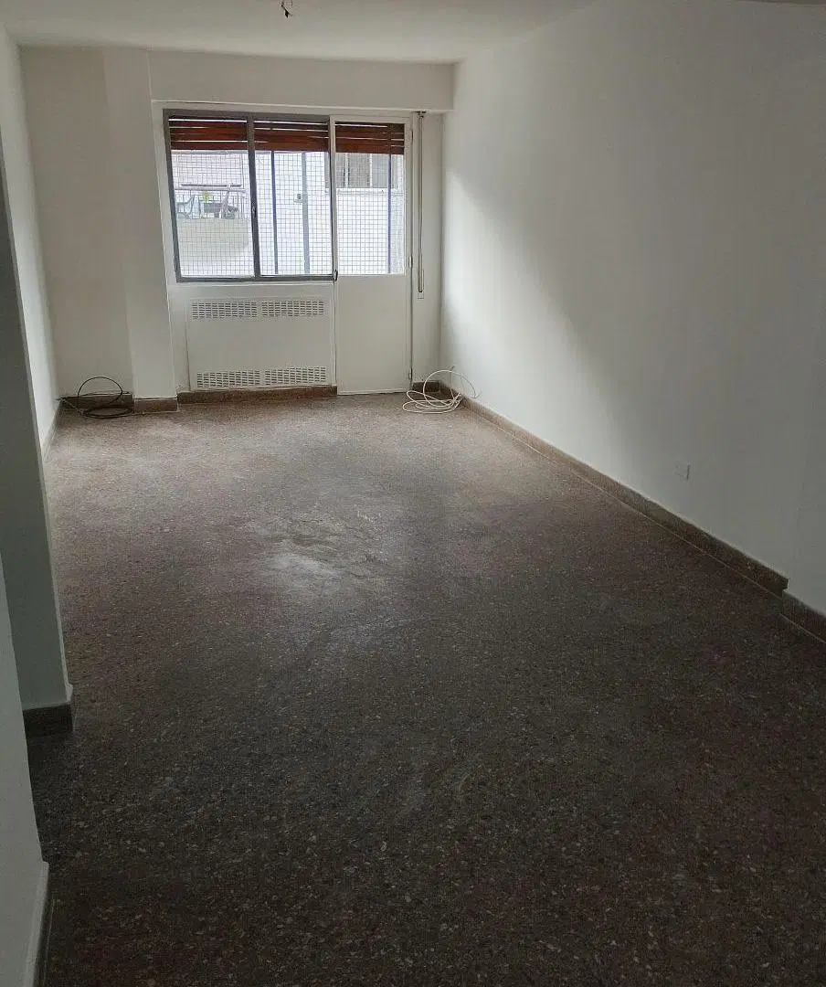 Departamento de 50 m2 con 1 dormitorio en alquiler en Balvanera, totalmente al frente, con balcón 5