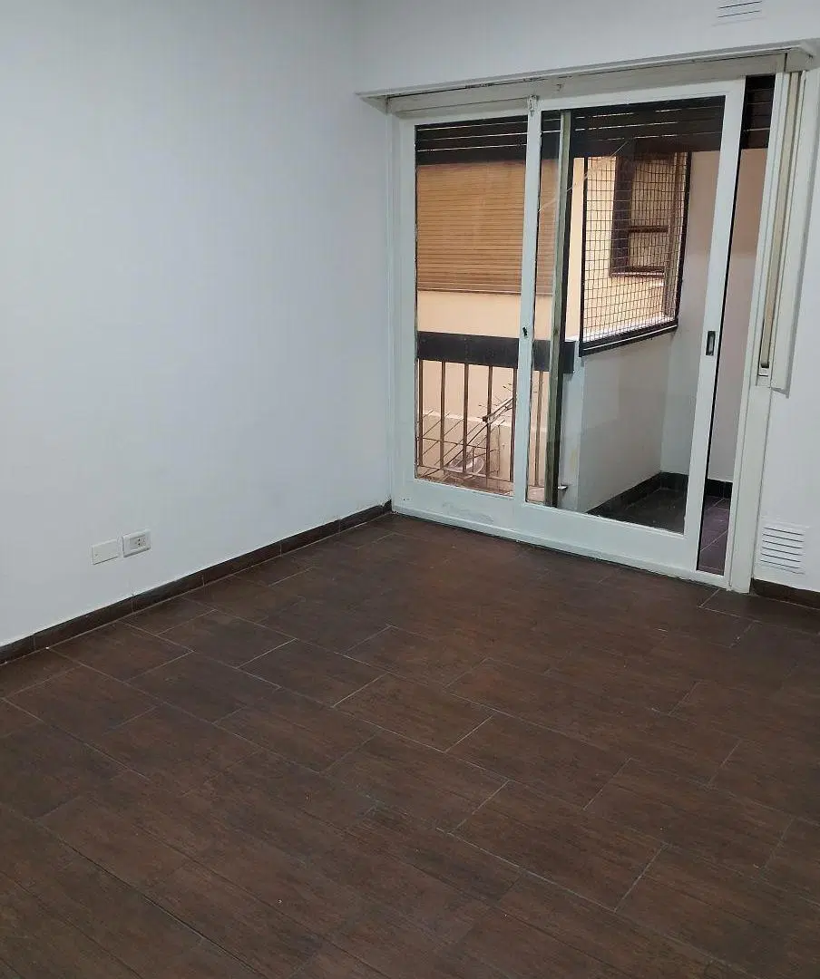 2 ambientes modestos s/Av Belgrano al 2500 2