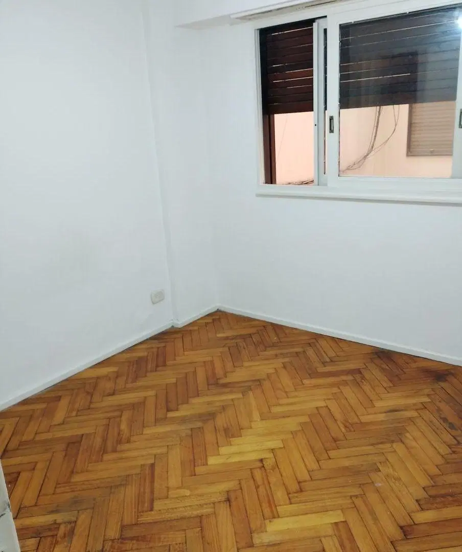 2 ambientes modestos s/Av Belgrano al 2500 8