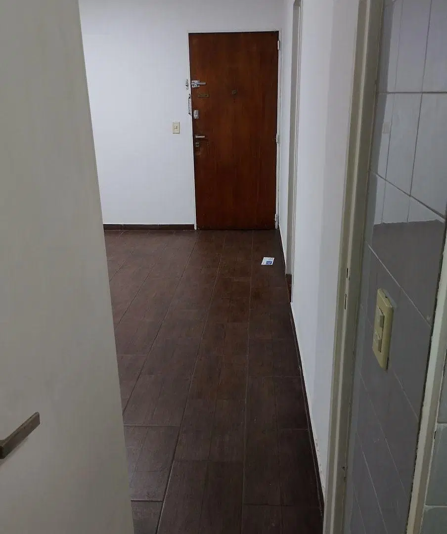 2 ambientes modestos s/Av Belgrano al 2500 5