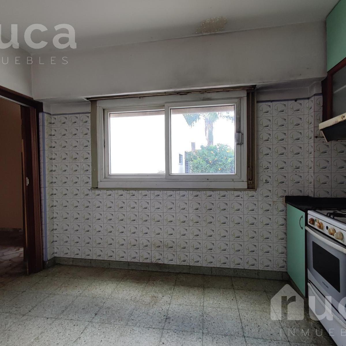 Casa Para Dos Familias con 6 Ambientes en Venta en Saavedra 3