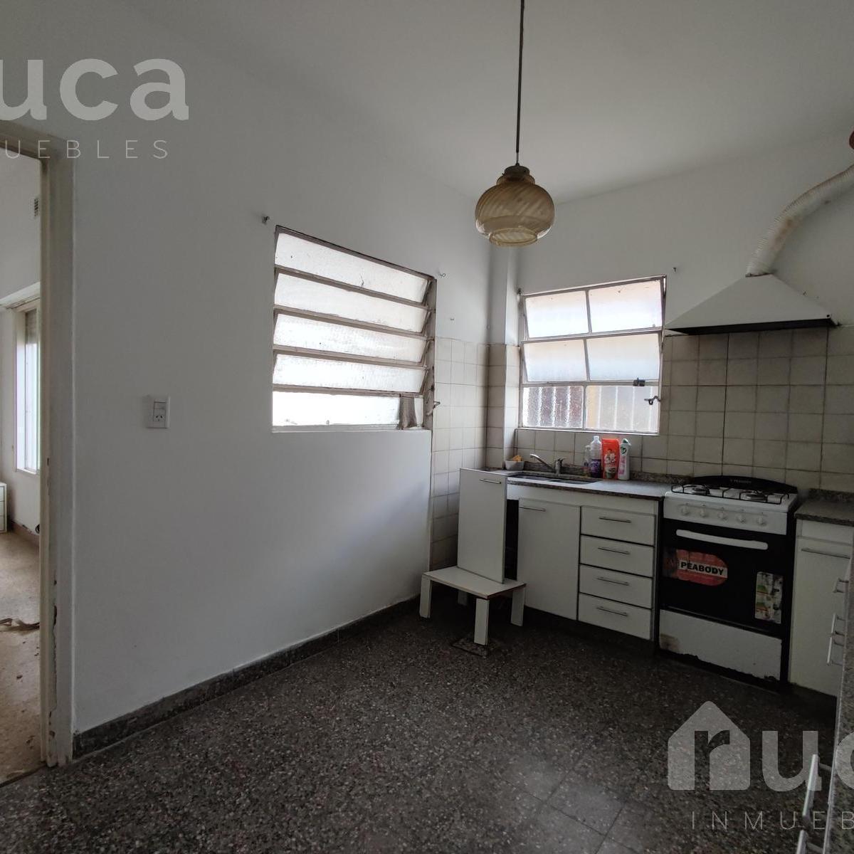 Lote con Dos Casas en Venta - Saavedra 1