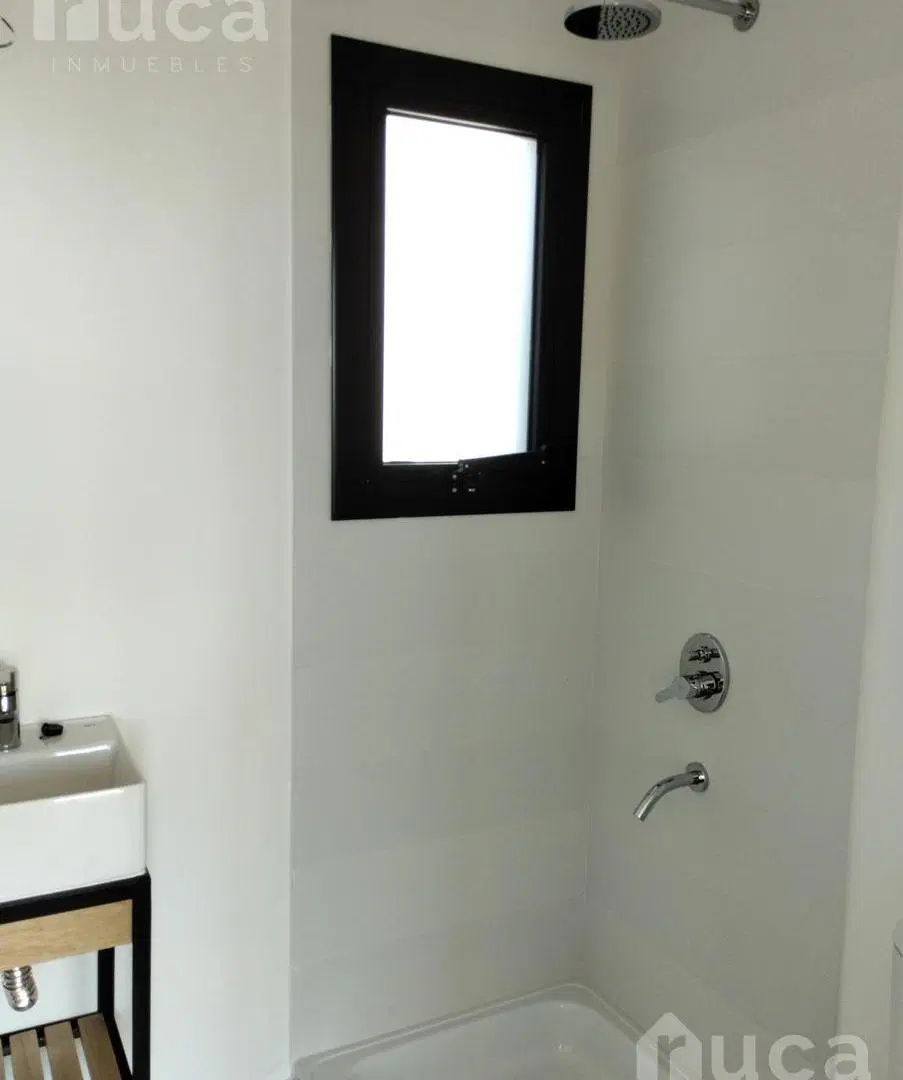 Departamento de 3 ambientes con Terraza propia , en venta , en San Isidro. 5